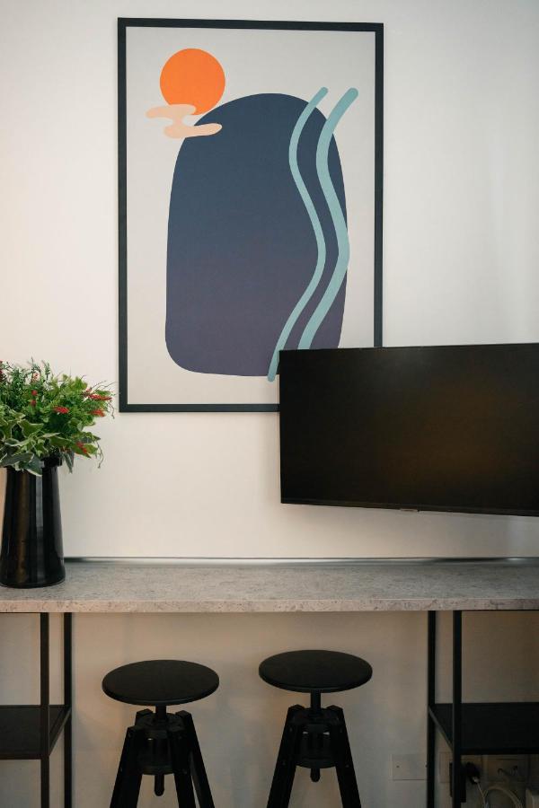 Black Marble - Design Apartment Bari Extérieur photo
