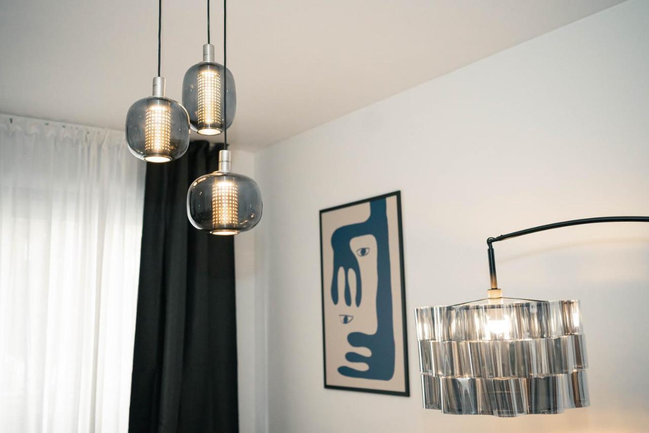 Black Marble - Design Apartment Bari Extérieur photo