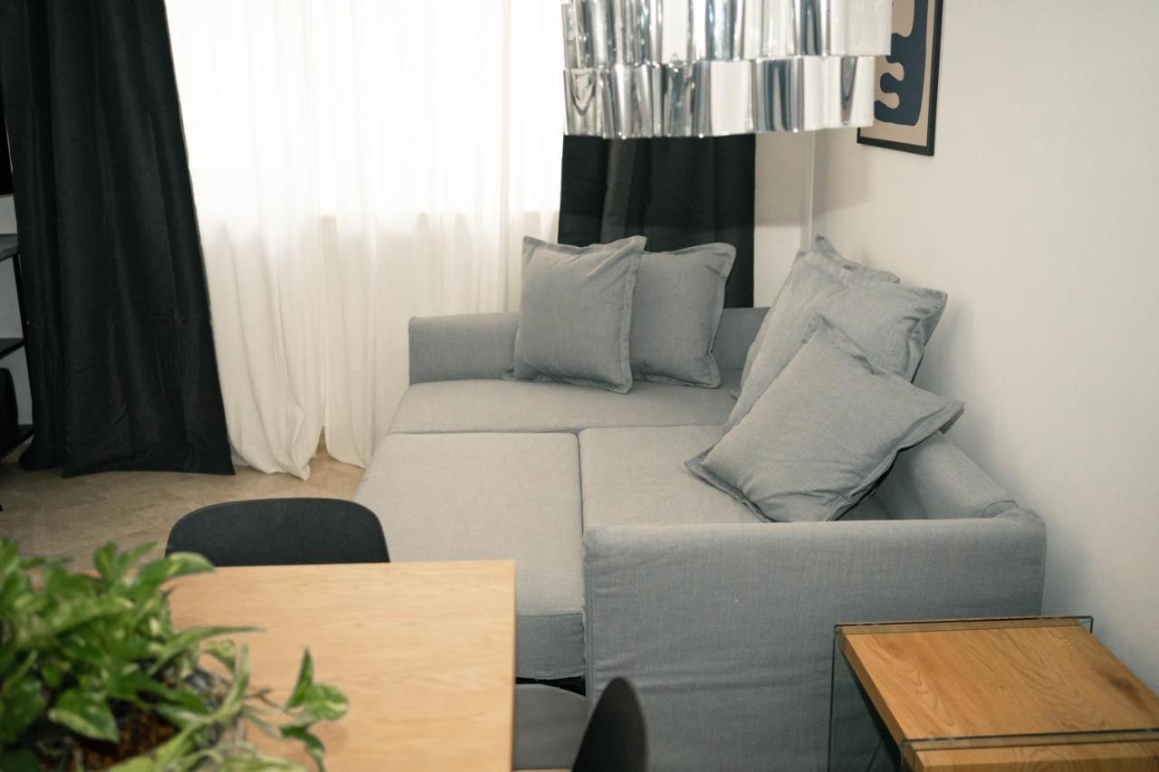 Black Marble - Design Apartment Bari Extérieur photo